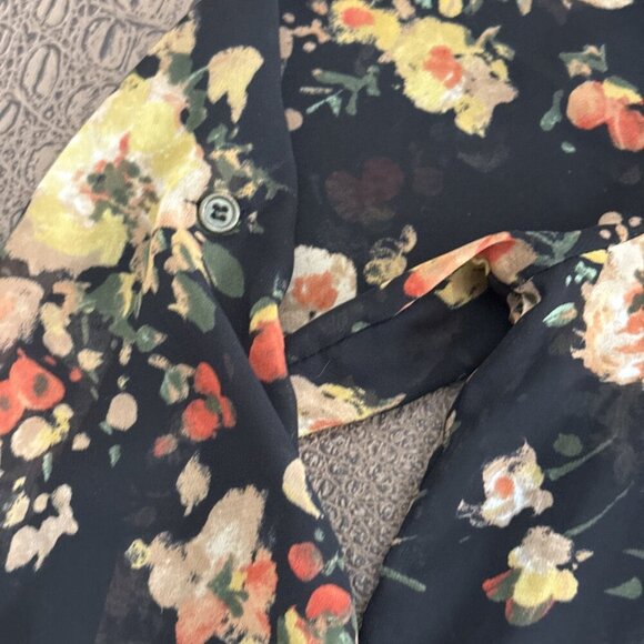 Forever 21 dark floral chiffon blouse, long sleeve sheer button front top M - Picture 4 of 9